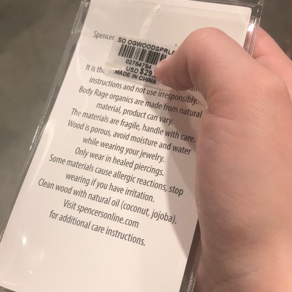 8g wood! New in package/ never worn - Picture 2 of 2